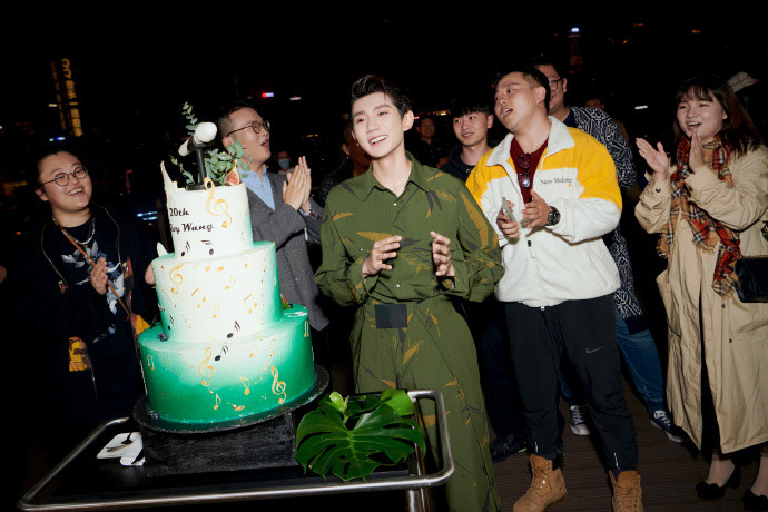 Vương Nguyên (TFBoys) - Hệ thống ngôn ngữ gặp chút 'vấn đề' Ảnh 17