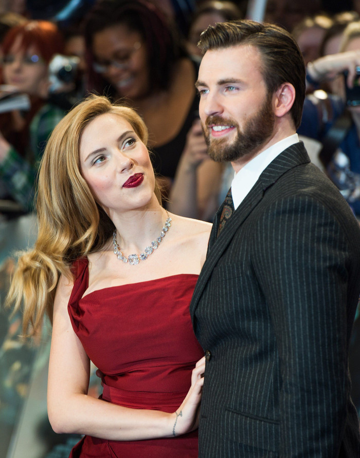 'Trên tình bạn dưới tình yêu', Scarlett Johansson và Chris Evans đích thị là tri kỷ rồi! Ảnh 3