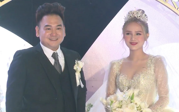 'Soi' trang phục của Xoài Non trong ngày vui, riêng váy cưới đã tương đương giá 3 căn hộ cao cấp Ảnh 2