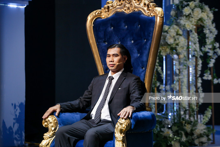 Một trong hai nam chính của Chân Ái tuần này là anh chàng Nguyễn Phúc Thọ (40 tuổi) là nhân viên lái xe cho công ty bên ngành dầu khí. 