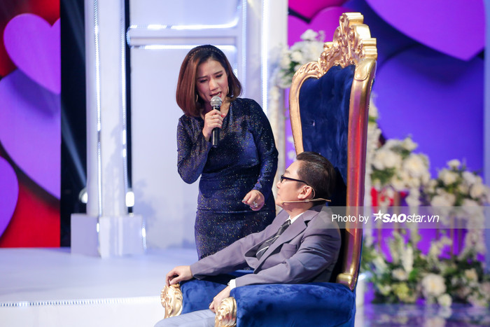 Chân Ái tập 9: Mạnh dạn cầm tay cô gái áp vào tim mình, chàng trai khiến trường quay 'bấn loạn' Ảnh 5