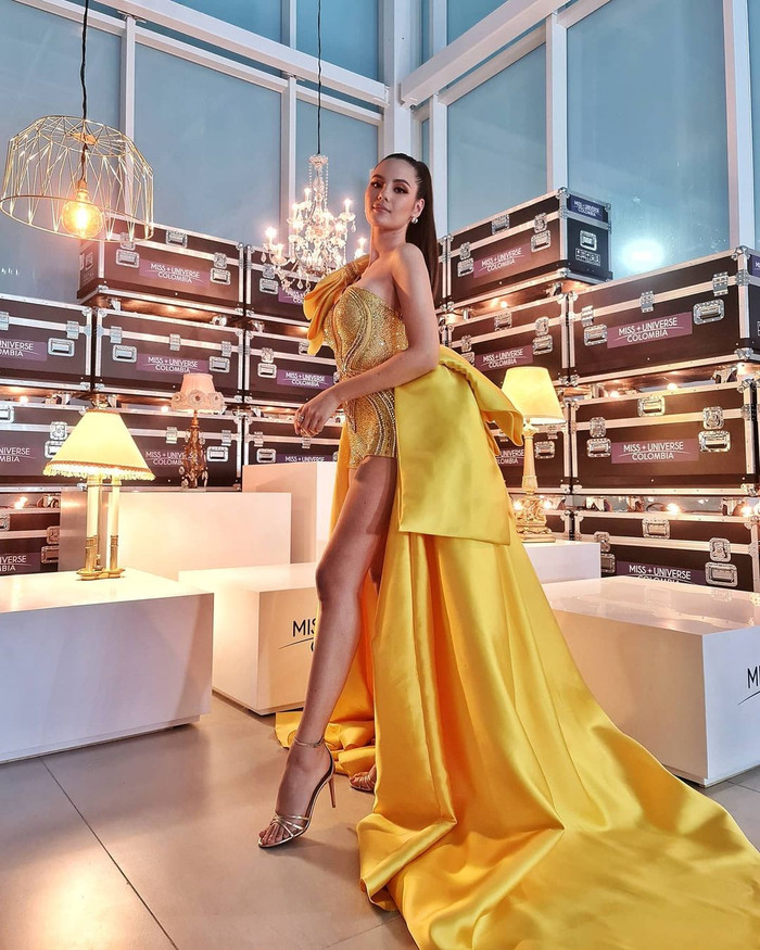 Diện bodysuit, Miss Universe 2018 - Mèo xám Catriona Gray bị chê chân to như cột đình Ảnh 5