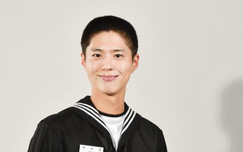Lộ mặt mộc Park Bo Gum khi nhập ngũ: Quân đội đúng là nơi 'vỗ béo' sao Hàn! Ảnh 2