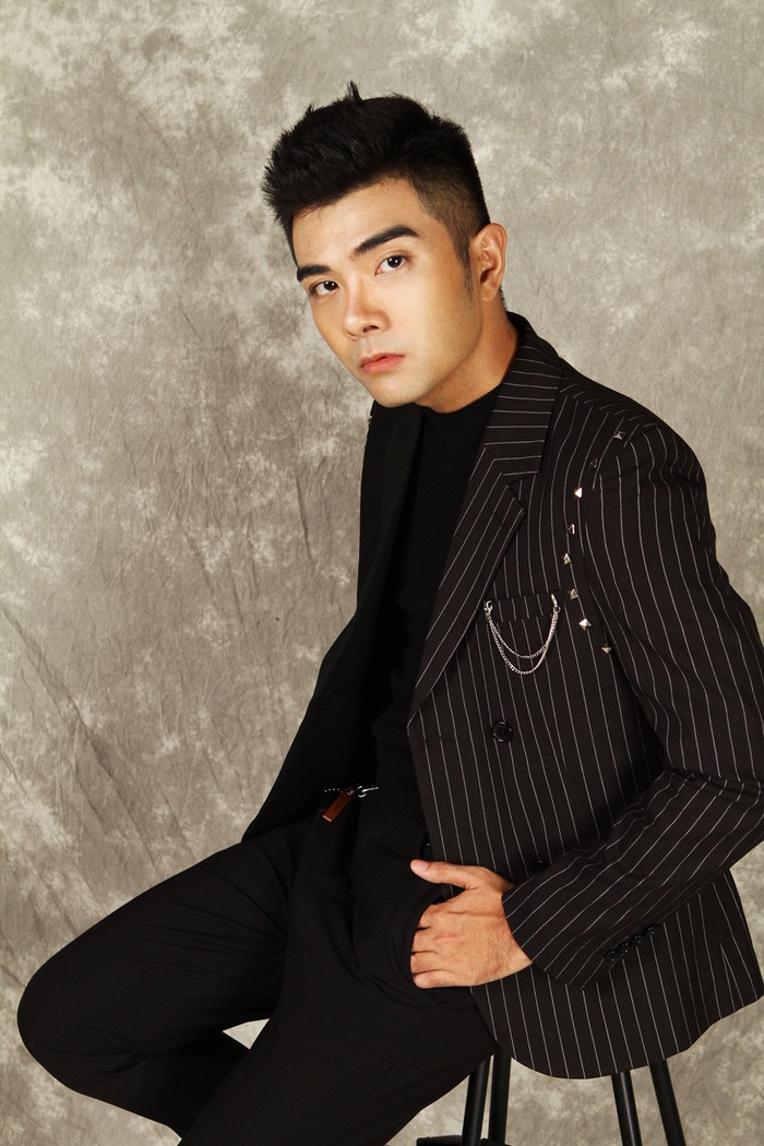 Sau 'Hoa nở không màu', Hoài Lâm 'rục rịch' trở lại cùng ca khúc ballad 'lụi tim' Ảnh 3