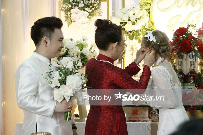 Dân tình xuýt xoa vì độ sang trọng của buổi lễ