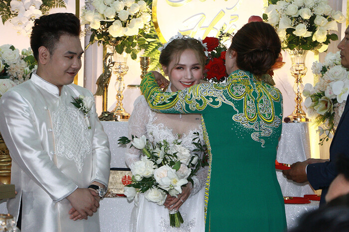 Bị trù ẻo chia tay vì tiệc cưới 'lố', bà xã Xemesis đáp trả: 'Đám cưới ai người đó có quyền' Ảnh 6