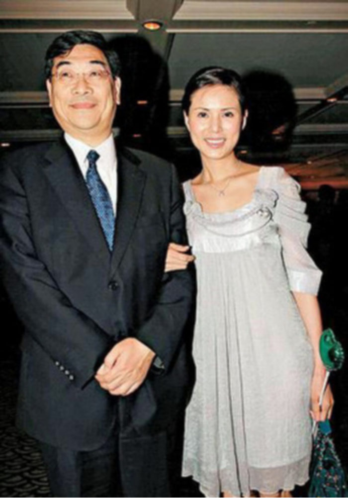 Sở hữu vóc dáng chuẩn nhưng Lý Nhược Đồng lại lộ rõ khuyết điểm của tuổi tác Ảnh 12