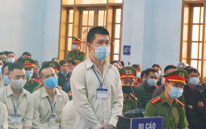 Đưa 'ông trùm' Hùng Si Đa và 105 'đàn em' ra xét xử vụ sới bạc khủng bị triệt phá ở Tây Nguyên Ảnh 2