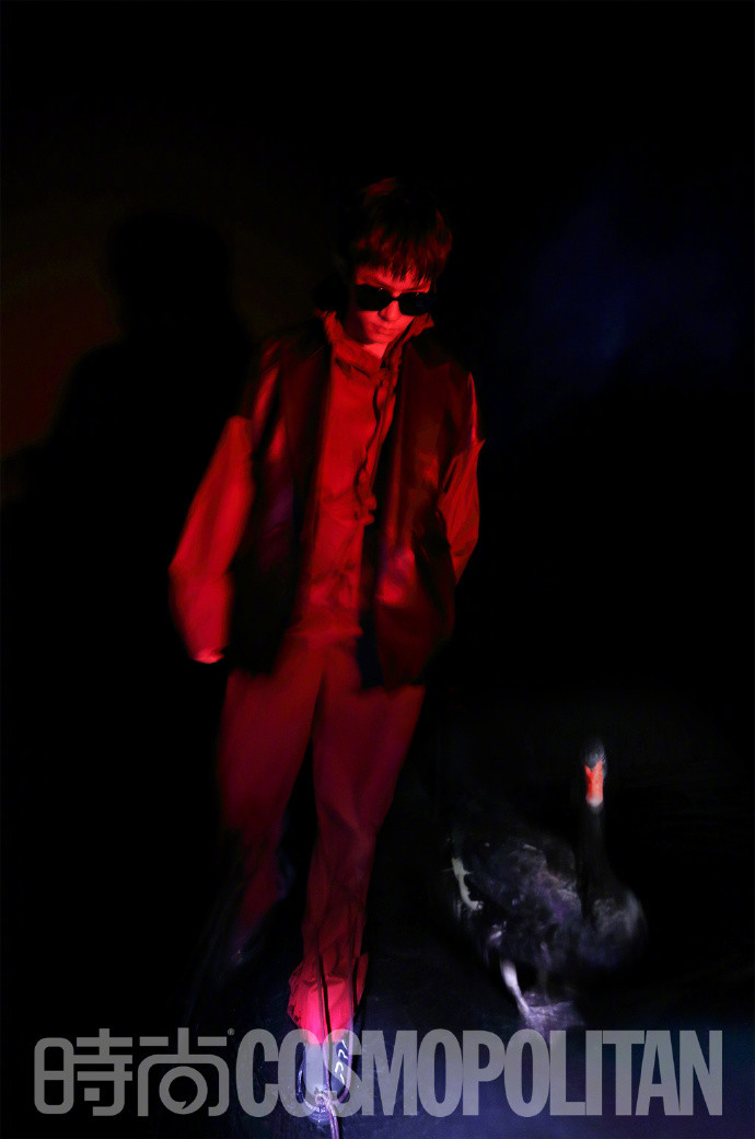 Dịch Dương Thiên Tỉ ma mị trong bộ ảnh mới sau trở thành đại sứ hình tượng của nhà trung ương Ảnh 14