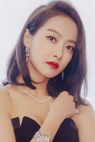 Tống Thiến - nữ ca sĩ sinh năm 1987