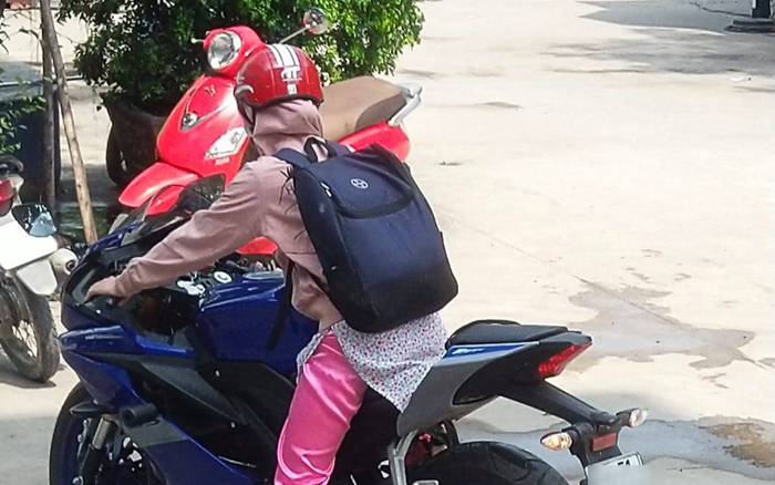 Tan trường, cô giáo 'cưỡi' moto phân khối lớn ra về khiến giới học sinh tròn xoe mắt ngạc nhiên Ảnh 2