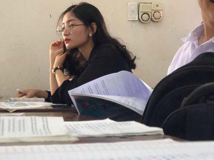 Bị chụp lén, nữ giáo viên vẫn khiến bao người xuýt xoa bởi ngoại hình xinh đẹp Ảnh 3