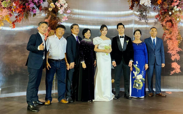 Ngắm Công Phượng cực kỳ điển trai bên Viên Minh trong ngày cưới Ảnh 2