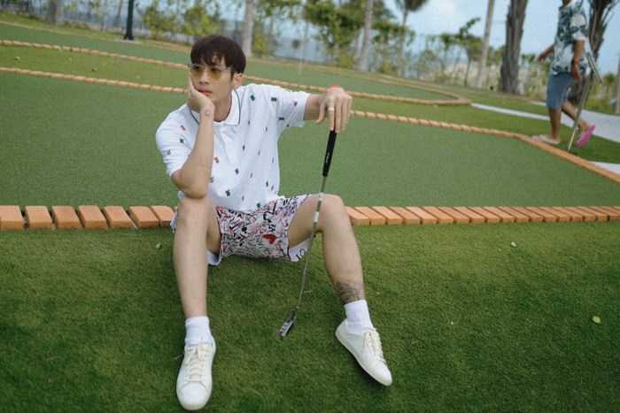 Hết làm con trai 'Bố già', Tuấn Trần khoe kỳ nghỉ xả hơi sang chảnh, khẳng định đẳng cấp nam thần Ảnh 9