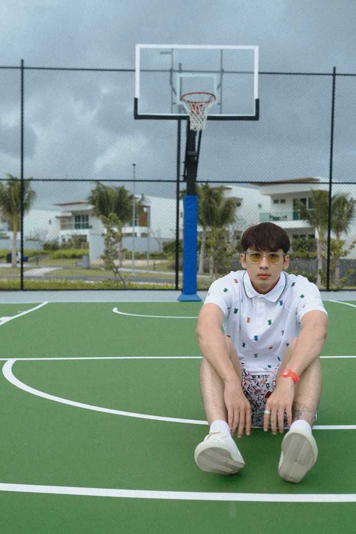 Hết làm con trai 'Bố già', Tuấn Trần khoe kỳ nghỉ xả hơi sang chảnh, khẳng định đẳng cấp nam thần Ảnh 8