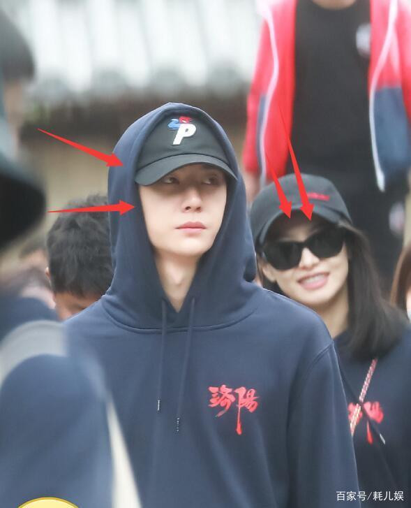 Vương Nhất Bác tiều tụy trong ngày khai máy, fan so sánh nét điềm đạm và nét ngây thơ xưa kia Ảnh 10