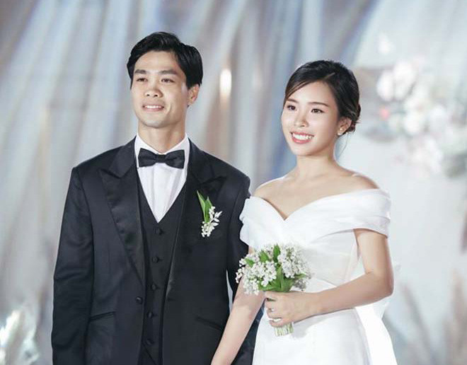 Từng bị nghi bầu bí trước cưới, nhưng vợ Công Phượng đã khéo thổi bay tin đồn này bằng những chi tiết nhỏ.