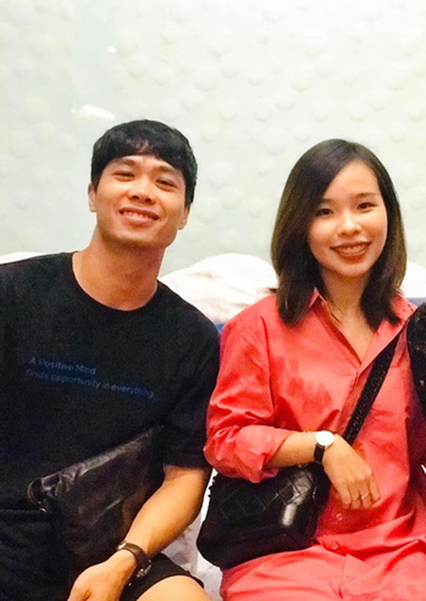 Hình ảnh Viên Minh để mặt mộc, lộ vòng hai lùm xùm bên Công Phượng làm dấy lên nghi án mang thai trước cưới của cặp đôi