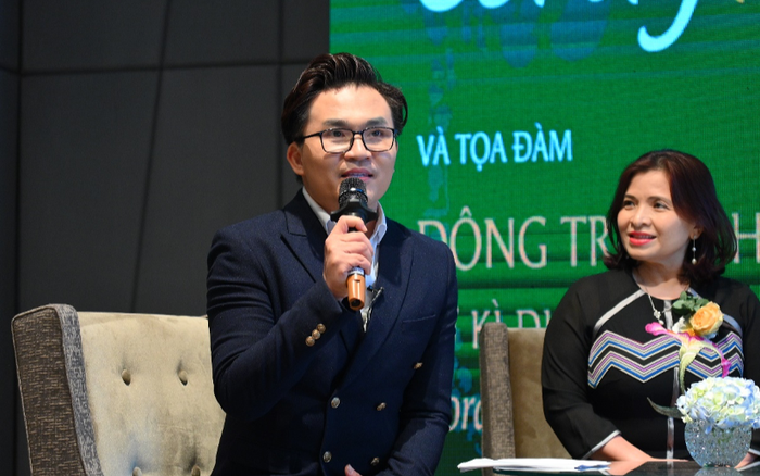 MC Đại Nghĩa tất bật trở lại với công việc sau 1 tuần vật lộn cứu trợ tại miền Trung Ảnh 2