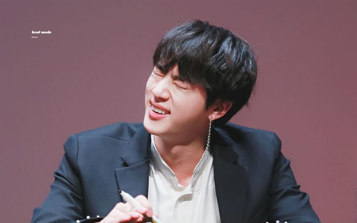 Jimin phản ứng 'cực gắt' với Suga, Jin bối rối khi nói về visual của bản thân Ảnh 2