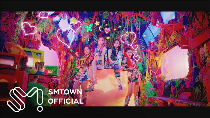 Tân binh aespa chính thức chào sân Kpop với MV Black Mamba. 