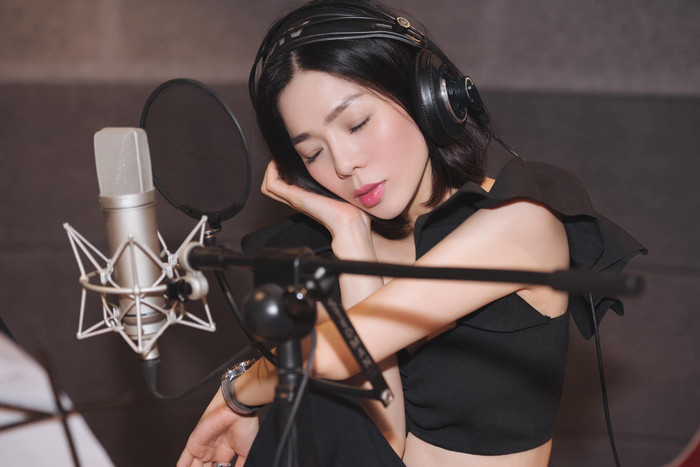 Nhiều fan khuyên Lệ Quyên hãy sống thật với cảm xúc của chính mình, không cần cố tỏ ra mạnh mẽ vì còn rất nhiều người luôn yêu thương, ở bên cạnh cô