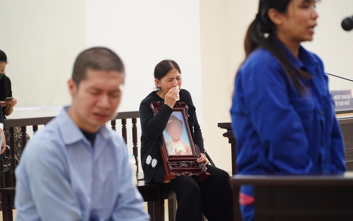 Người mẹ bạo hành bé gái 3 tuổi tử vong bất ngờ 'tố' con bị bà ngoại xâm hại tại toà Ảnh 2
