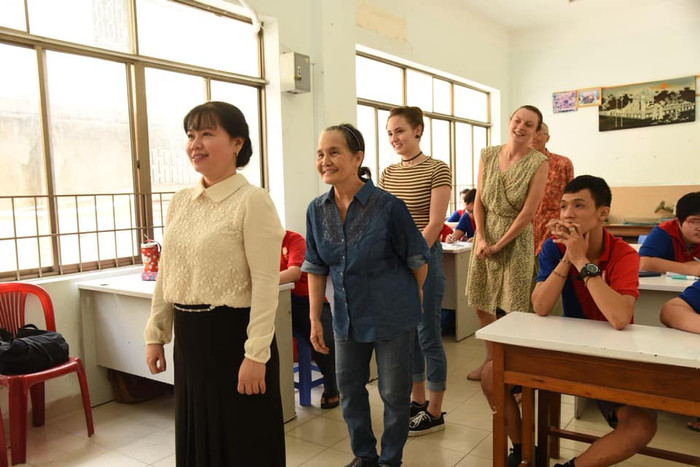 Cô Loan và các thầy cô hướng dẫn khác