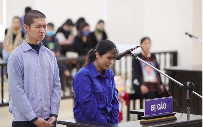 Nước mắt người mẹ tại toà xét xử con gái bạo hành cháu tử vong: 'Lan Anh làm sai trái vì quá u mê' Ảnh 2