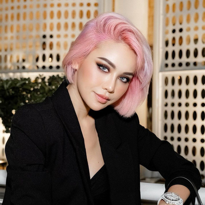 Cận cảnh nhan sắc xinh đẹp của Trâm Trần