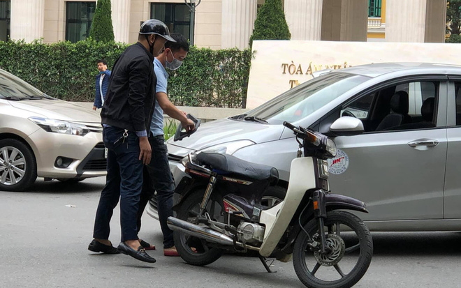 Giải quyết va chạm theo cách vui vẻ nhưng câu nói kém duyên của 'người lạ' lại khiến dân tình bức xúc Ảnh 2