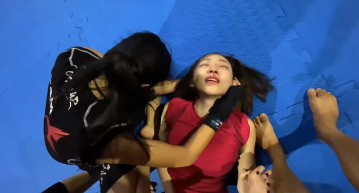 Haha (Running Man) bình luận vào video tai nạn hậu trường của Tóc Tiên Ảnh 4