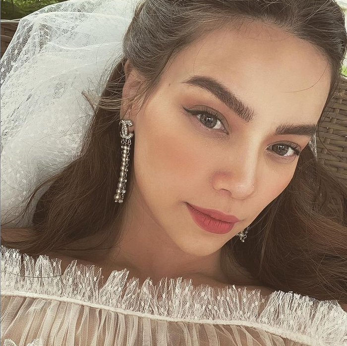 Hồ Ngọc Hà lên tiếng khi bị tố PR sản phẩm, khoe ảnh cưới sau màn cầu hôn của Kim Lý? Ảnh 4