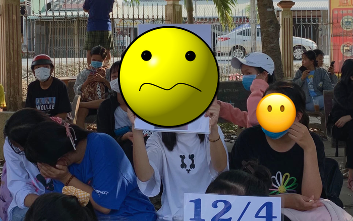 Cổ vũ bóng chuyền, học sinh lầy lội in hình chủ nhiệm kèm theo lời nhắn 'chất như nước cất' Ảnh 2