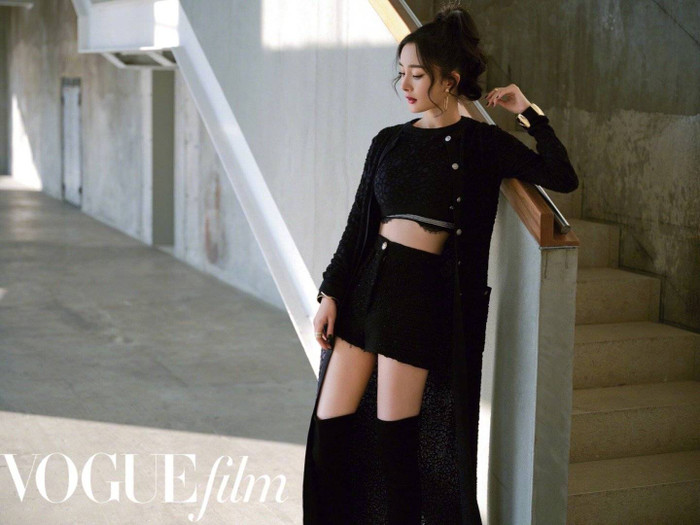 Trên con đường diễn xuất, không ai có thể phủ nhận được khả năng của cô ấy. Trong suy nghĩ của Dương Mịch, có một mối quan hệ giữa thời trang và phim ảnh tạo nên vẻ đẹp và sự lãng mạn với nhau.