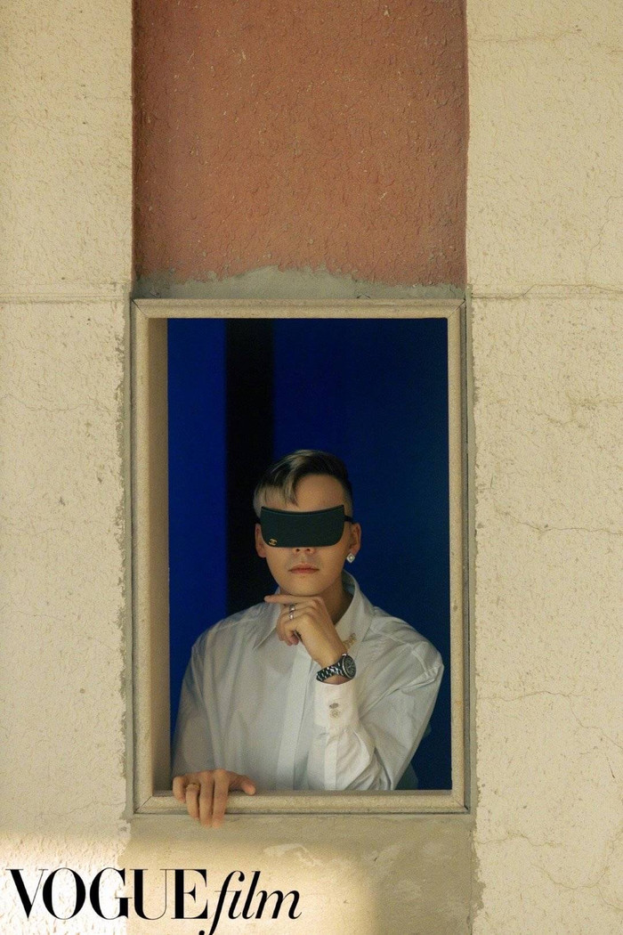  Về công việc, anh ấy cũng sẽ tiếp thu nhiều ý kiến ​​khác nhau.