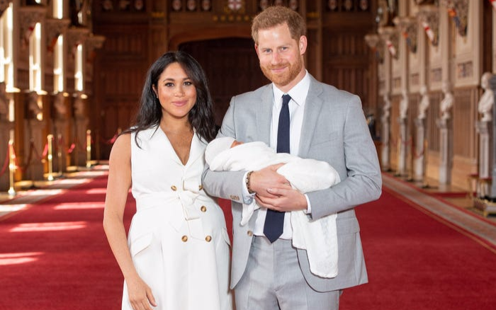 9 lần Meghan Markle dùng thời trang để ngầm thể hiện quan điểm riêng Ảnh 2