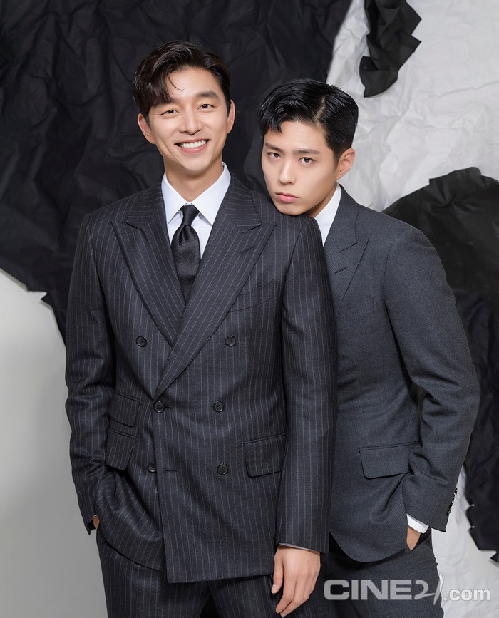 Fan 'ngất lịm' khi Park Bo Gum dựa vai Gong Yoo trong bộ ảnh mới Ảnh 4