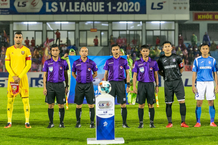 Thủ môn Tuấn Linh, ddoooij trưởng CLB Quảng Ninh chính thức về HAGL.