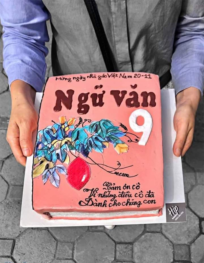 Một phiên bản bánh kem khác dành cho giáo viên dạy Văn