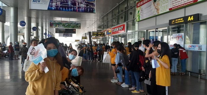 Thái độ của Jack khi 'thất thủ' giữa biển fan tại sân bay Đà Nẵng gây chú ý Ảnh 5