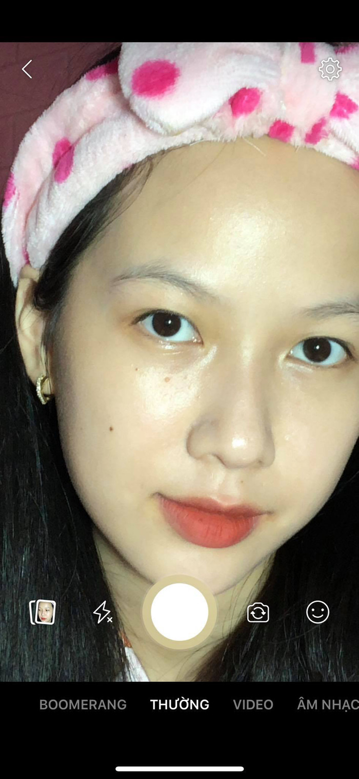 Mặt mộc thách thức mọi góc nhìn.