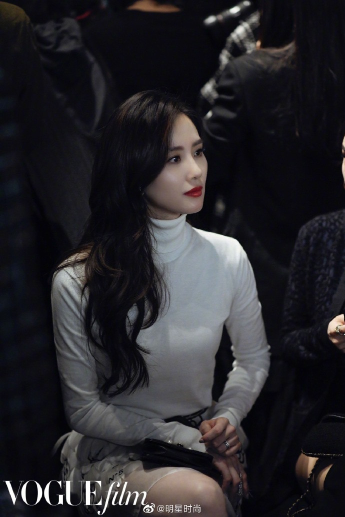 Lưu Thi Thi vô cùng xinh đẹp tại bữa tiệc trước ống kính của cánh truyền thông