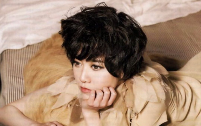 Hốc hác với kiểu tóc tomboy, Goo Hye Sun vẫn được khen xinh như búp bê, Knet cà khịa: 'Búp bê Annabelle' Ảnh 2