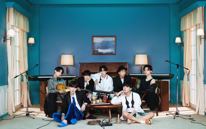 Review album mới của BTS: Hành trình tìm lại từng mảnh vụn của cuộc sống bình thường Ảnh 2