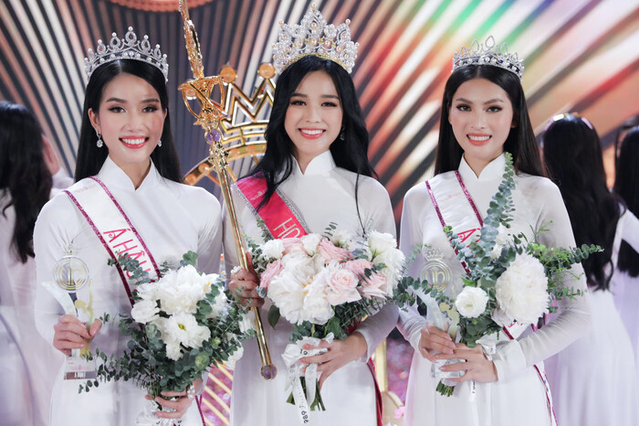 Nàng hậu hứa sẽ cố gắng hoàn thành tốt nhiệm kì của mình