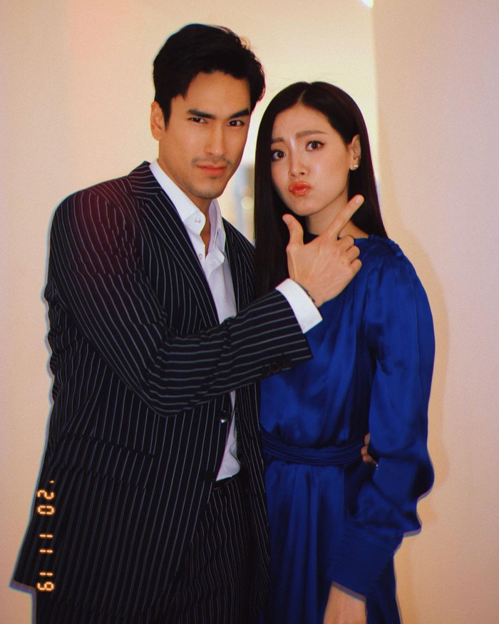 Baifern Pimchanok sánh đôi cùng Nadech Kugimiya tại buổi họp báo phim điện ảnh mới