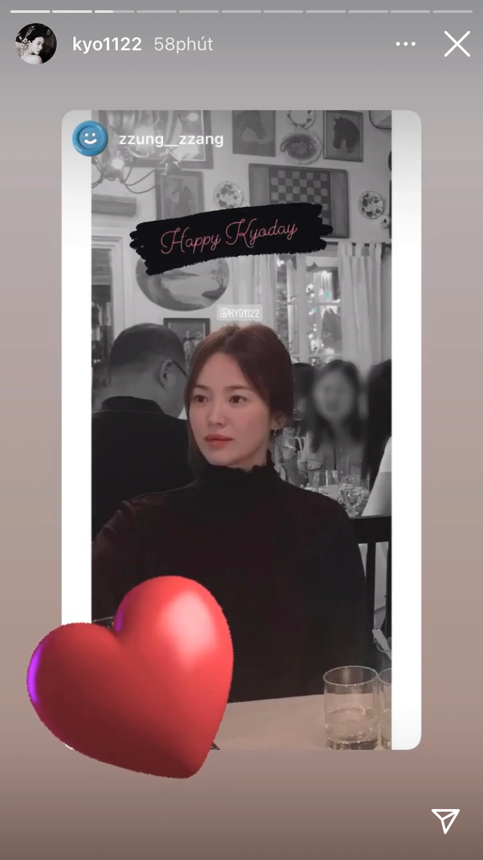 Một cô em gái của đăng tải bức ảnh của Song Hye Kyo với chú thích: 'Chúc mừng ngày của Kyo'.
