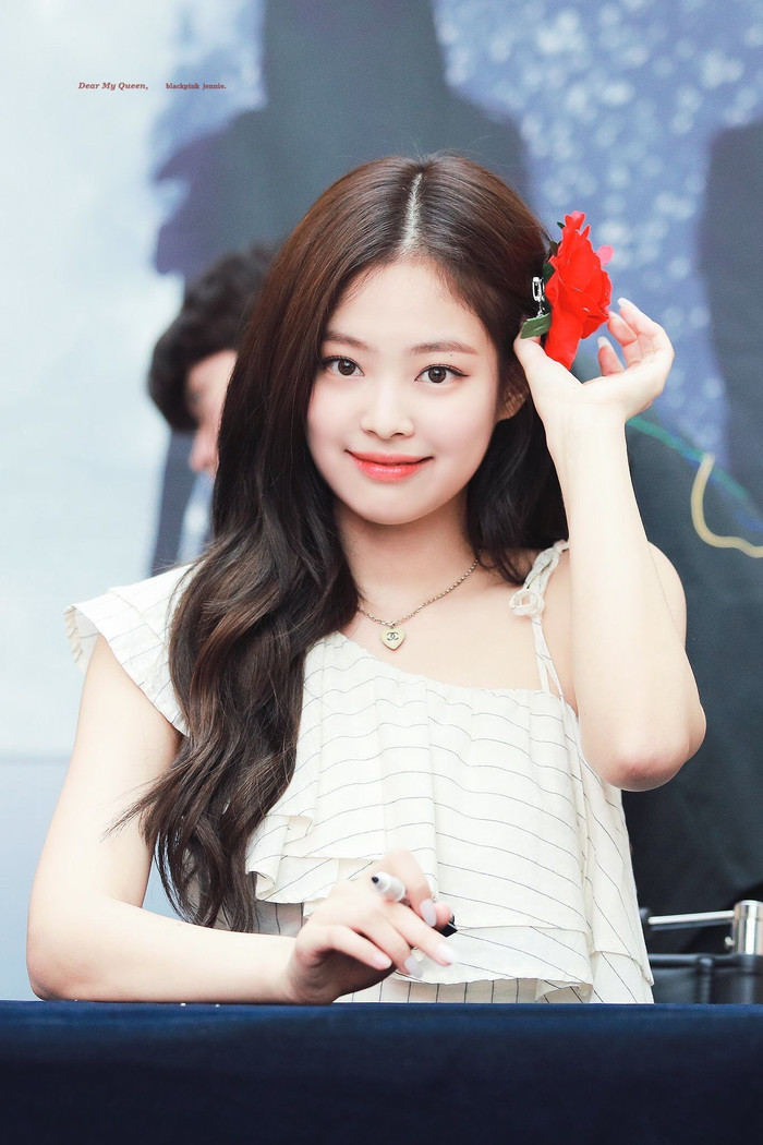 Jennie (BlackPink).