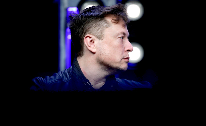 Musk lại đưa ra một dự báo liều lĩnh khác vào tháng Bảy khi cho rằng trẻ em và thanh niên không có nguy cơ bị nhiễm COVID-19. (Ảnh:  Anadolu Agency via Getty Images)